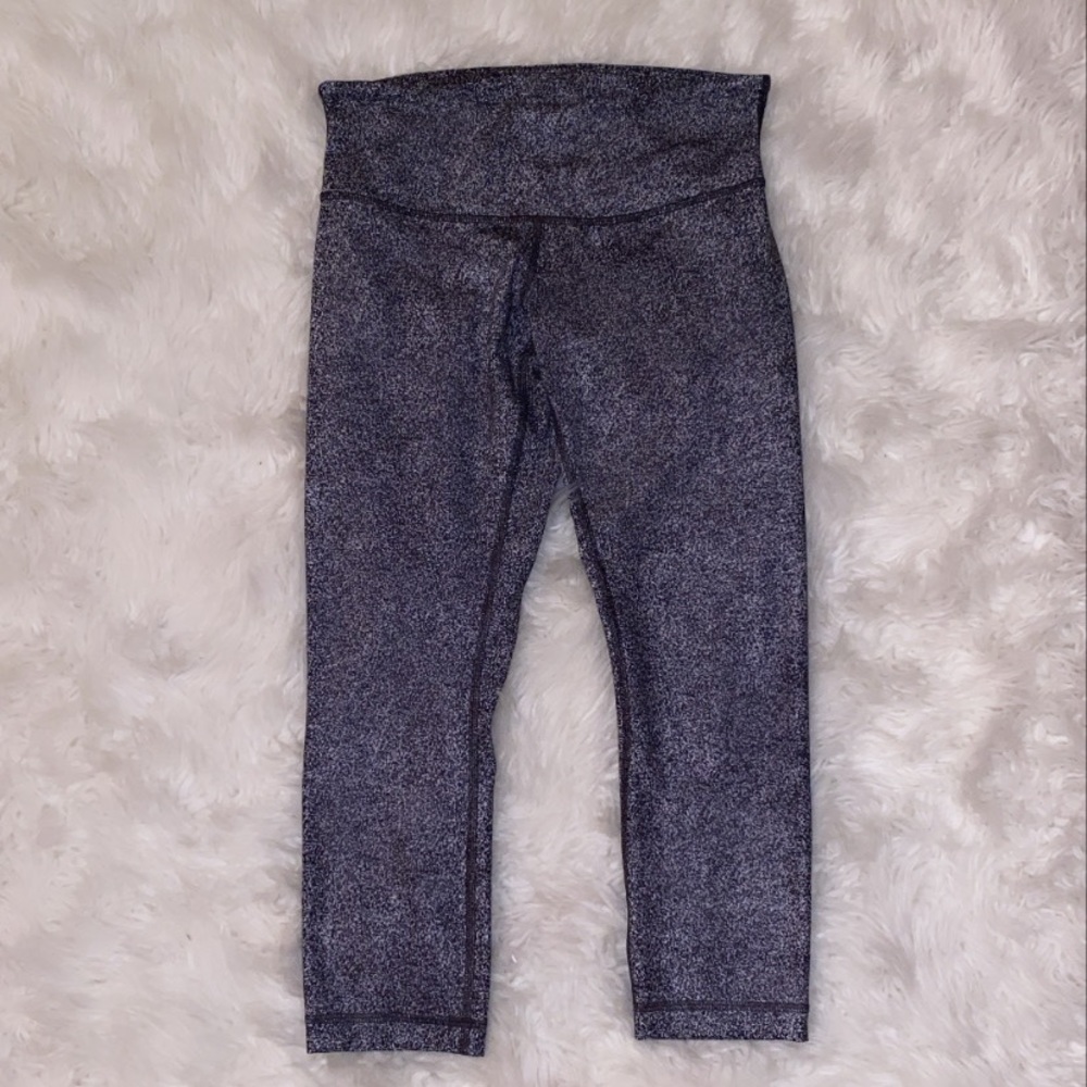 Lululemon cropped grey leggings!